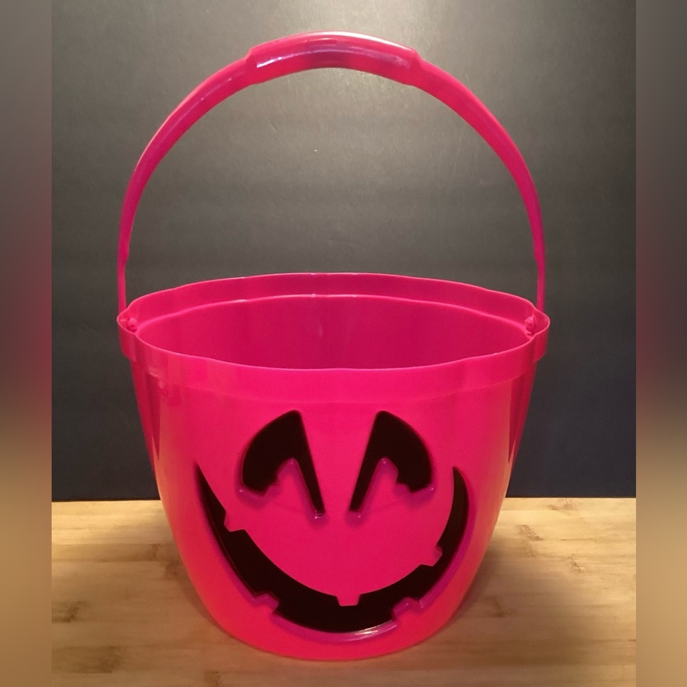 T-Mobile 2018 Pink Halloween Bucket